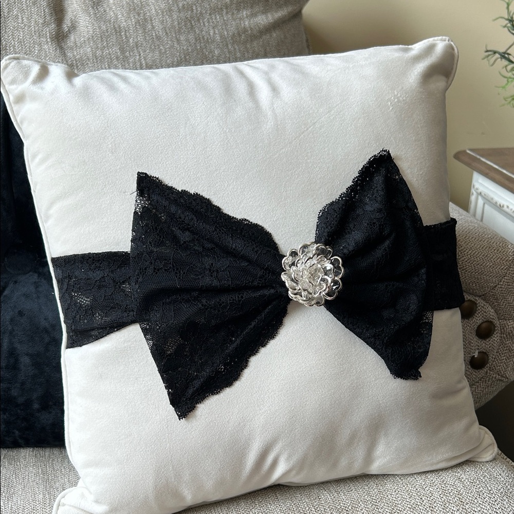 NEW! Vintage Inspired Creamy White Velvet Black Lace Bow Throw Accent Pillow